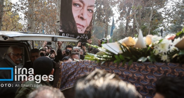 پیکر ژاله علو درقطعه هنرمندان بهشت زهرا(س) به خاک سپرده شد
