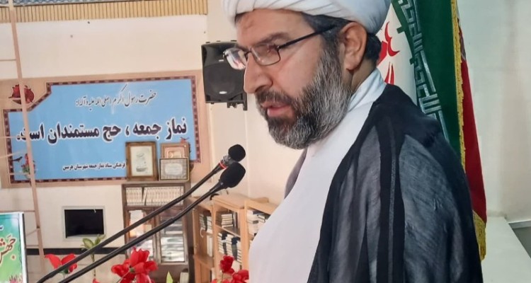 درفتنه ها قطب‌نمای حرکت صحیح داشتن بصیرت است