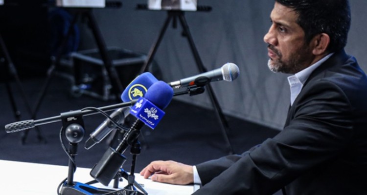 دبیر: عابدینی ادبش را نشان داده؛ فوتبال از کشتی بالاتر نیست!