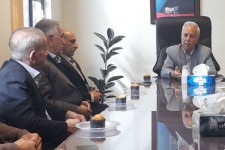 از ظرفیت نخبگان و صاحبنظران استفاده خواهیم کرد.