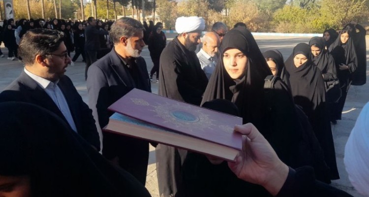 اعزام ۲۳۰نفر از دانش آموزان هرسینی به مناطق عملیاتی غرب کشور