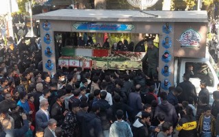 تشییع پیکر7شهید گمنلم دوران دفاع مقدس+عکس و فیلم