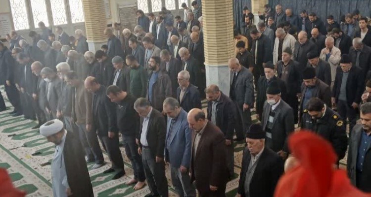 تصاویری از نماز جمعه این هفته هرسین