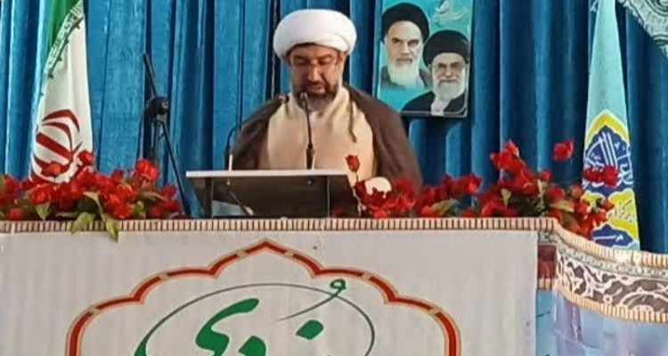 برخی از مسئولان ناکارآمد خود را مدیون این مردم نکنند