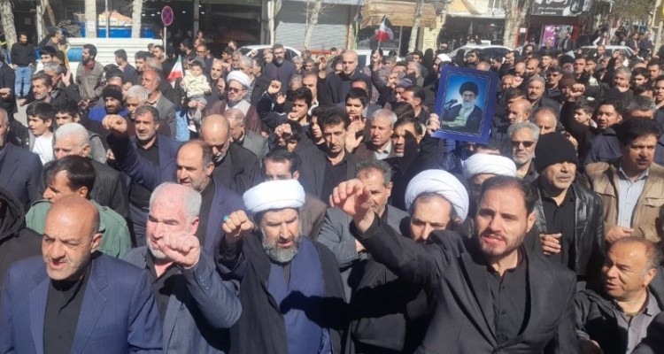 خروش مردم دیار مومنان در سوگ قائد امت امام خامنه‌ای