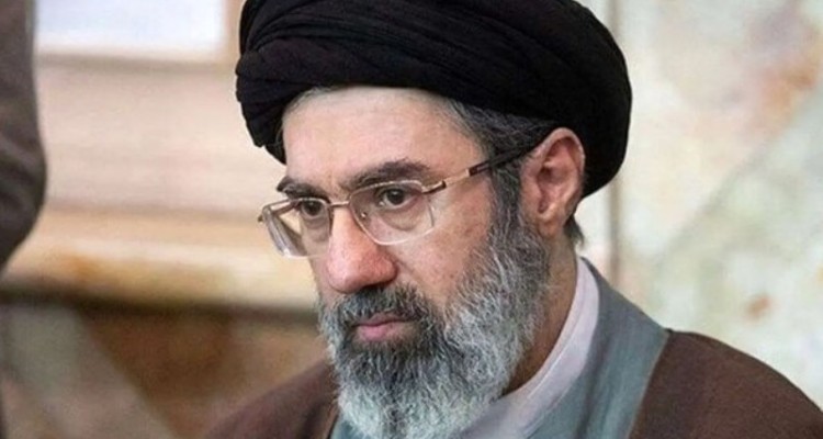 آیت‌الله سید مجتبی خامنه‌ای سومین رهبر نظام اسلامی ایران شدند