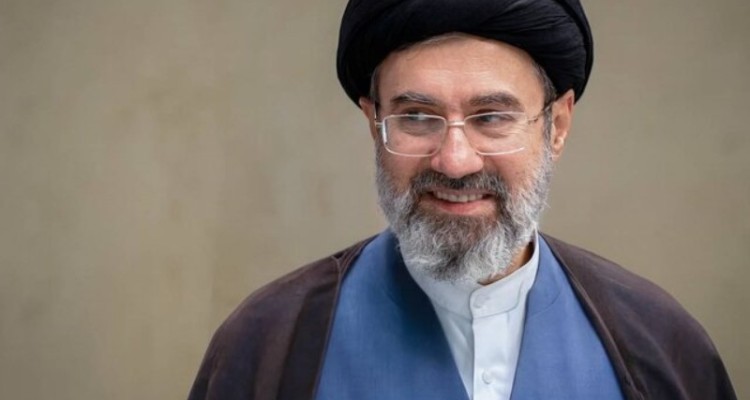 رهبر انقلاب در پیام نوروزی: سال ۱۴۰۵ سال اقتصاد مقاومتی در سایه وحدت ملی و امنیت ملی است