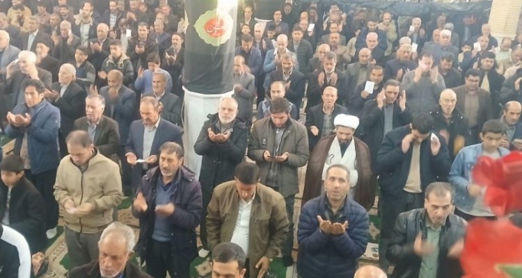 نماز عید سعید فطر در هرسین اقامه شد