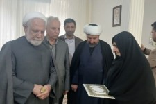 دیدار مسئولین شهرستان هرسین با خانواده معظم شهدای جنگ رمضان
