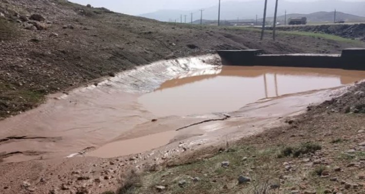 مهار خشم طبیعت توسط سازه‌های آبخیزداری در هرسین