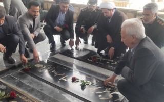 مزار شهدای شهرستان هرسین غبار روبی وعطر افشانی شد