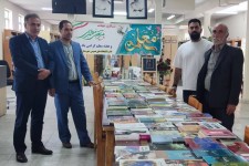 اهدای ۲۵۰ نسخه کتاب  به کتابخانه عمومی شهرستان هرسین