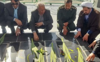 غبار روبی مزار شهدای گمنام در هرسین