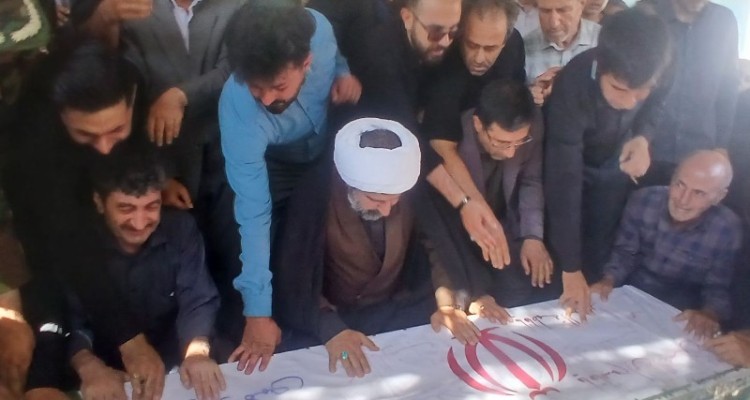 مراسم تشییع پیکر پاک شهید والامقام میلاد همتی در هرسین