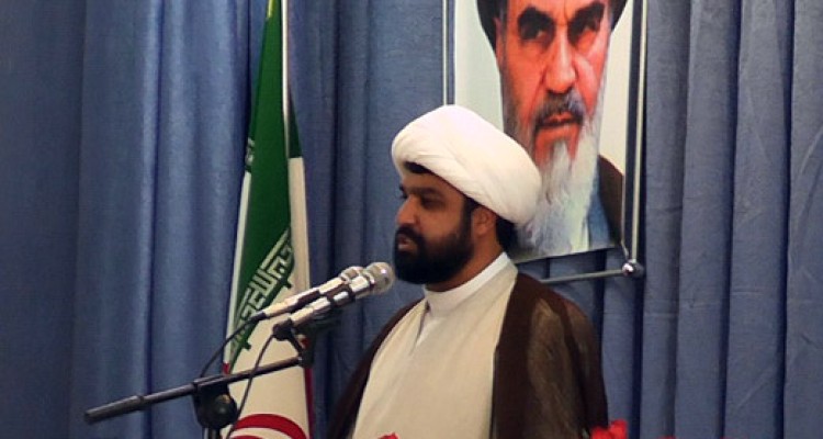 بزرگترین درس غدیر این است که دین از سیاست جدا نیست/اتفاقی جلوه دادن ملاقات با رئیس جمهور امریکا کلاه سر مردم گذاشتن است