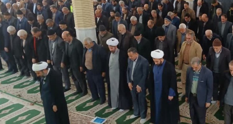 هدف دشمن در مذاکرات گرفتن استقلال و وابسته کردن کشور است