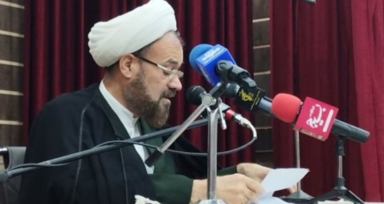 مراقب باشیم ناخواسته بازیگر دشمن در میدان نباشیم