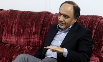 بعید است ایران و آمریکا فعلا از دیوار بی‌اعتمادی عبور کنند