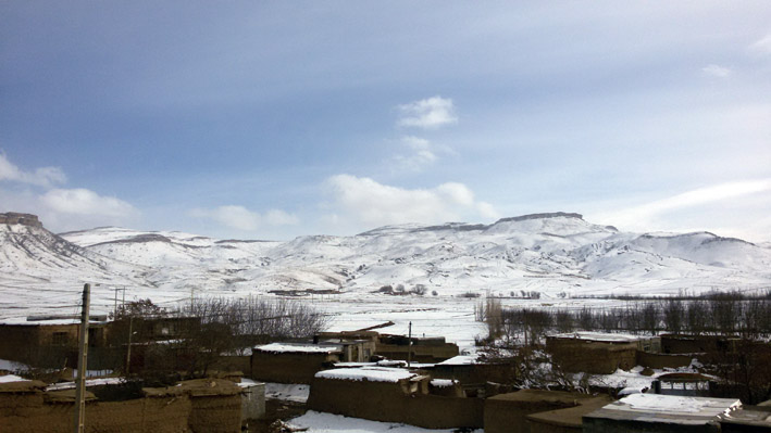 تصاویر زیبا از یک روز برفی در روستای زازرم هرسین تصاویر زیبا از یک روز برفی در روستای زازرم هرسین