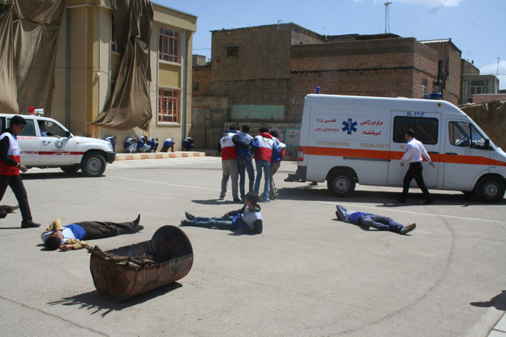 مانور پدافند غیرعامل در مدرسه شهید بهشتی هرسین برگزار شد+تصویر مانور پدافند غیرعامل در مدرسه شهید بهشتی هرسین برگزار شد+تصویر