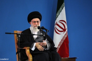 راه امام(ره) را فراموش کنیم،ملت ایران سیلی میخورد/نمیشود به وعده مستکبرین اعتماد کرد/«تسنن آمریکایی» و «تشیع لندنی» هر دو برادران شیطانند  راه امام(ره) را فراموش کنیم،ملت ایران سیلی میخورد/نمیشود به وعده مستکبرین اعتماد کرد/«تسنن آمریکایی» و «تشیع لندنی» هر دو برادران شیطانند