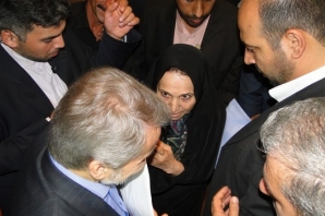 از سیل انتقادات مردمی به نوبخت تا سخنرانی کاندیداهای انتخاباتی کارگزاران/ سبک مدیریت خانوادگی اینبار در جشن غمگین دولت در کرمانشاه/ غیبت معنی دار اصلاح طلب ها از سیل انتقادات مردمی به نوبخت تا سخنرانی کاندیداهای انتخاباتی کارگزاران/ سبک مدیریت خانوادگی اینبار در جشن غمگین دولت در کرمانشاه/ غیبت معنی دار اصلاح طلب ها