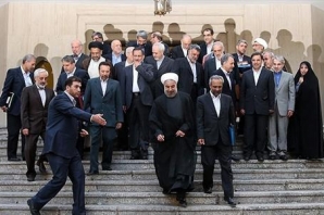 از بی اساس بودن ادعای بنزینی کابینه ژنرال ها تا فشاری که عملکرد دولتی ها بر زندگی مردم وارد کرد/ بی تدبیری هایی که تدبیر و امیدی ها دارند از بی اساس بودن ادعای بنزینی کابینه ژنرال ها تا فشاری که عملکرد دولتی ها بر زندگی مردم وارد کرد/ بی تدبیری هایی که تدبیر و امیدی ها دارند