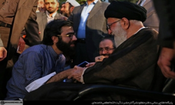 شعر انقلاب باید در خدمت عدالت، وحدت و پیشرفت همهجانبه کشور باشد/ دستگاههای تبلیغاتی نظام سلطه وقیحانه در قبال جنایت علیه مردم یمن، غزه و لبنان سکوت میکنند  شعر انقلاب باید در خدمت عدالت، وحدت و پیشرفت همهجانبه کشور باشد/ دستگاههای تبلیغاتی نظام سلطه وقیحانه در قبال جنایت علیه مردم یمن، غزه و لبنان سکوت میکنند