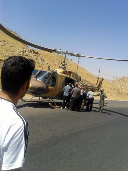 نجات یک موتور سوار از مرگ با کمک اورژانس هوایی/واژگونی خودرو پیکان و مصدومیت شدید سه نفر