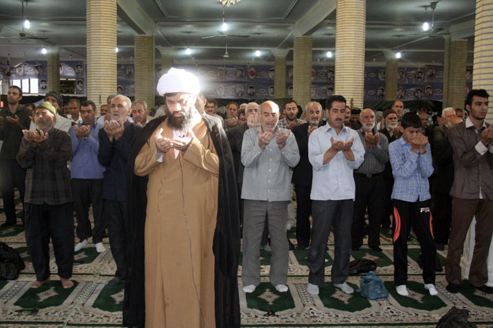 اقامه نماز عید سعید قربان در هرسین/حجت الاسلام میرزایی: اختلاف ما با امریکا بر سر عقیده است و جنبه شخصی ندارد