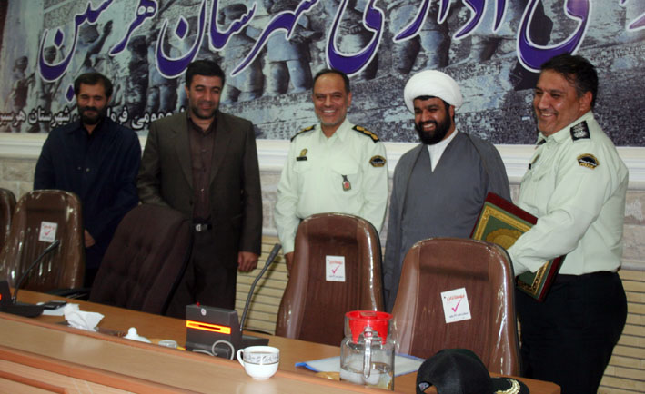 مراسم تودیع و معارفه فرمانده نیروی انتظامی شهرستان هرسین/ سرهنگ مرزبانی:امروز توسعه در هر زمینه ای مستلزم امنیت است