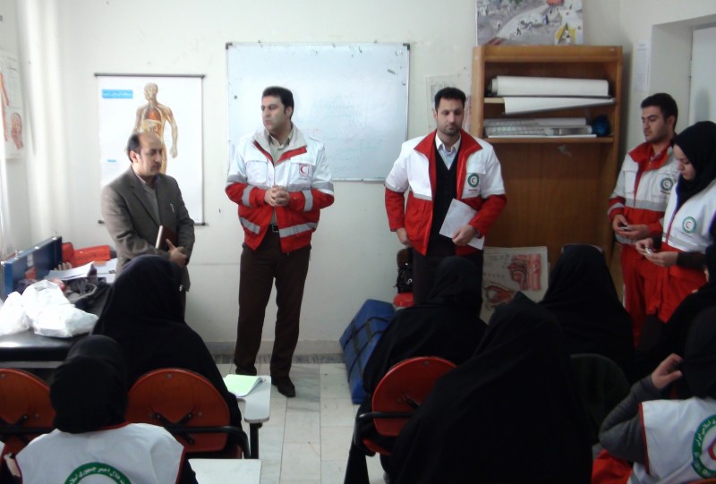 برگزاري دوره تخصصي اقدامات پيش بيمارستاني خواهران در شهرستان هرسين