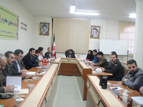 انتقاد فرماندار از عملكرد نامطلوب در راستاي مبارزه با عرضه دام و مرغ زنده در سطح هرسین