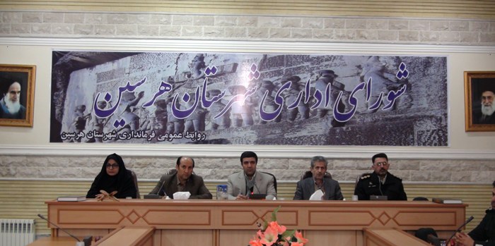 ياور محمدي: هرسين بدون سرمايه گذاري توسعه نخواهد يافت/ كانديداها در مسير قانون حركت و رفتار كنند و شأن خود را حفظ کنند ياور محمدي: هرسين بدون سرمايه گذاري توسعه نخواهد يافت/ كانديداها در مسير قانون حركت و رفتار كنند و شأن خود را حفظ کنند