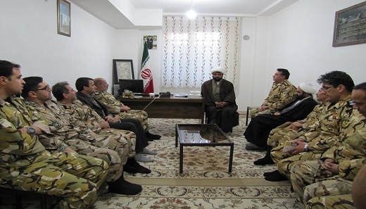 دیدار فرمانده و جمعی از پرسنل تیپ 281زرهی مستقل بیستون با امام جمعه هرسین