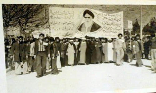 تصاویر ناب و دیده نشده از تظاهرات مردم هرسین در سال 57