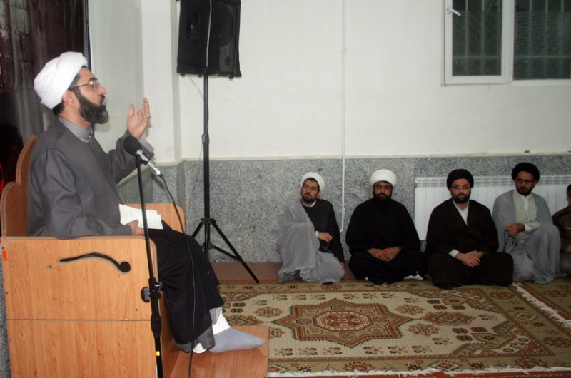 مراسم شهادت حضرت فاطمه(س) در حوزه علمیه امام خمینی(ره) هرسین برگزار شد مراسم شهادت حضرت فاطمه(س) در حوزه علمیه امام خمینی(ره) هرسین برگزار شد