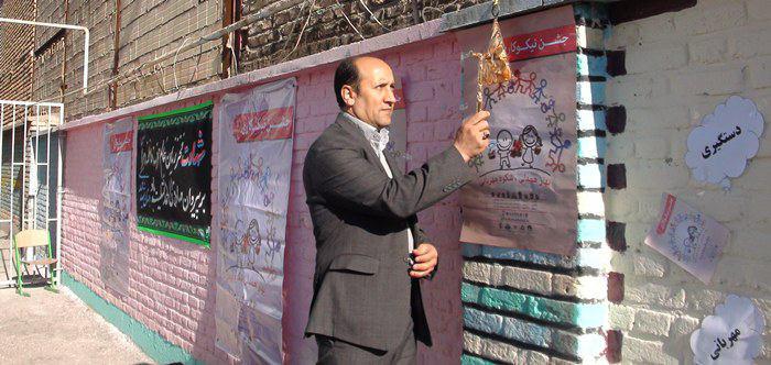 نواخته شدن زنگ نيكوكاري در مدرسه شهيد احمدي هرسين