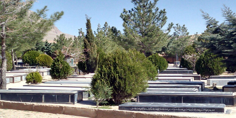 پنجشنبه آخر سال، زیارت اهل قبور سنت حسنه مردم ایران 