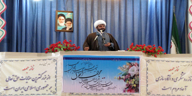 از جمله ضعف های دولت در سال 94عدم پیشرفت لازم در زمینه علمی و فرهنگی بود/ آنچیزی که کشور را از خطرات حفظ می کند روحیه انقلابی داشتن است