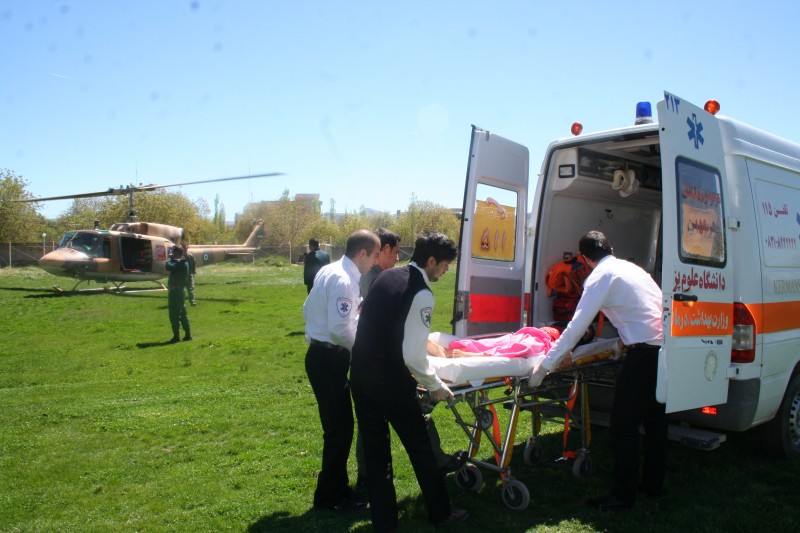 از واژگونی یک دستگاه پراید و مصدومیت 4نفر تا مسمومیت با قارچ و انتقال بیمار با اورژانس هوایی