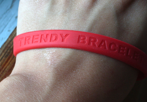 دستبندی که آلودگی ها را از شما دور می کند + عکس 