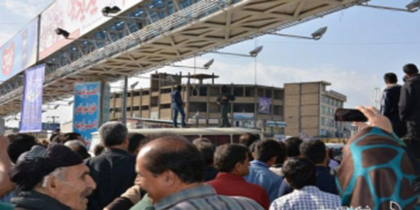 سارق مسلح طلافروشی هرسین به دار مجازات آویخته شد