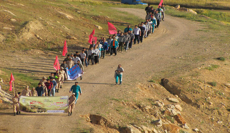 صعود بسیجیان شهرستان هرسین به ارتفاعات تپه شهدای گمنام صعود بسیجیان شهرستان هرسین به ارتفاعات تپه شهدای گمنام