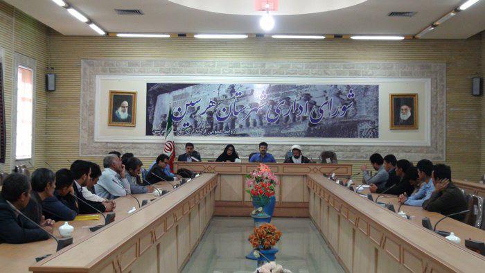 خسروی: برنامه هاي فرهنگي و پروژه های عمرانی متناسب با بافت و نياز روستا برگزار شود