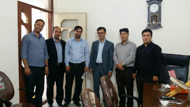 تجلیل از خبرنگار سایت دیوانگاه هرسین توسط یرخی از ادارات شهرستان