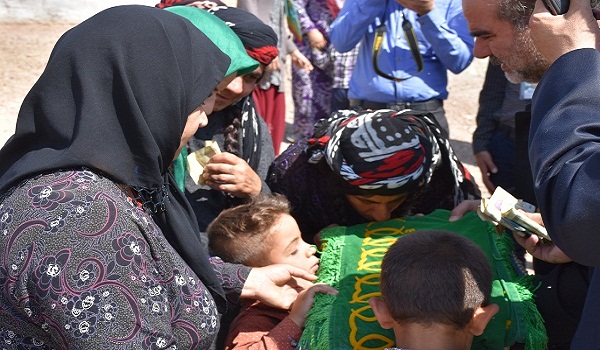 حضور کاروان زیر سایه خورشید در روستاهای بخش مرکزی هرسین+ فیلم و عکس