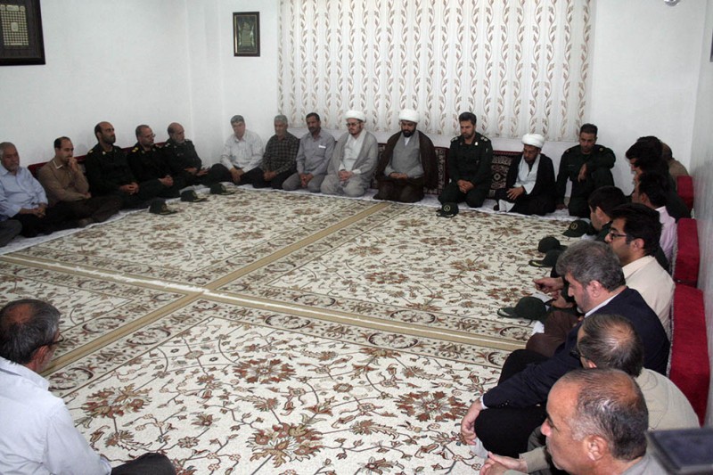 دیدار جمعی از بسیجیان هرسین به امام جمعه شهرستان/ حجت الاسلام باقری: دفاع مقدس گنجینه خیلی بزرگی است که ما ظرفیت های خود را در آن فهمیدیم دیدار جمعی از بسیجیان هرسین به امام جمعه شهرستان/ حجت الاسلام باقری: دفاع مقدس گنجینه خیلی بزرگی است که ما ظرفیت های خود را در آن فهمیدیم