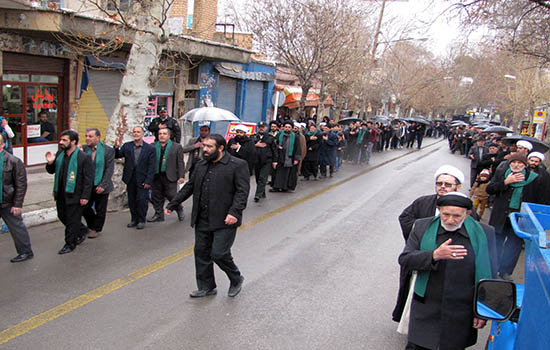 مراسم عزاداری سالروز شهادت حضرت فاطمه زهرا(س) در هرسین برگزار شد+تصویر