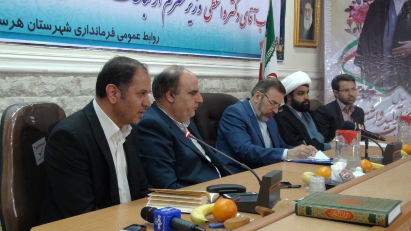 امیر شاه آبادی: پروژه بزرگراه هرسین به پلیسراه به کُندی پیش می رود/حجت الاسلام باقری: مشکلات مسکن مهر، جاده و آب شرب هرسین هنوز پابرجاست/واعظی:بیکاری مربوط به دولت گذشته است